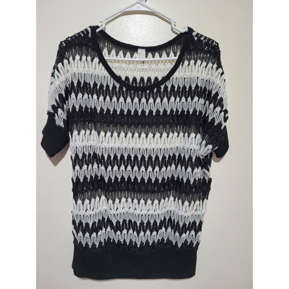 Studio Y Knit Top Women Medium Black White‎ Chevron Metallic Short Sleeve